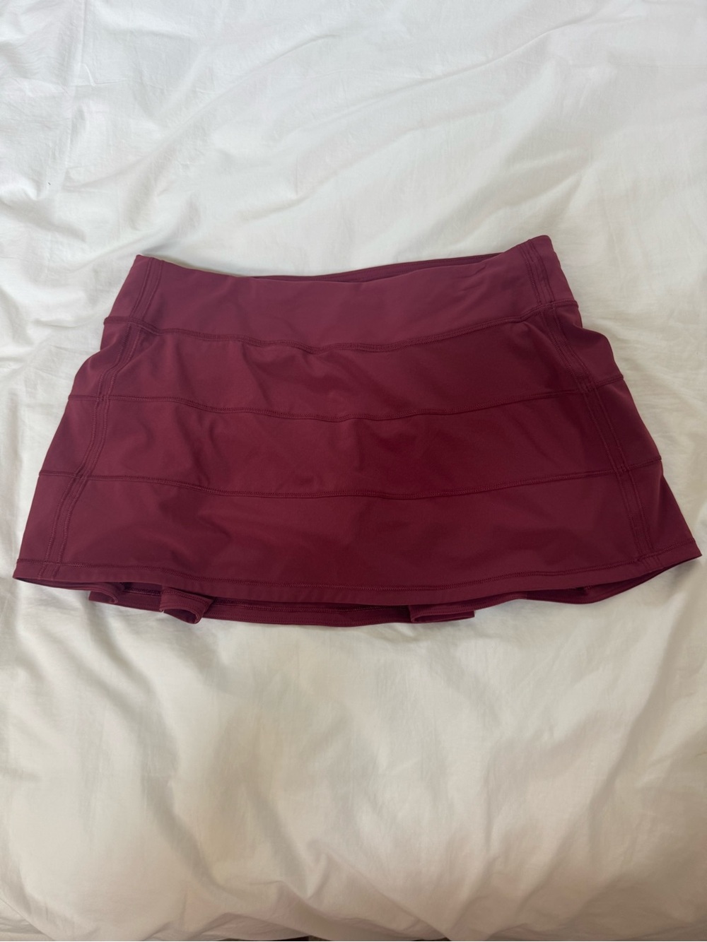Lululemon Pace rival mid rise skirt, sz. 8, burgundy